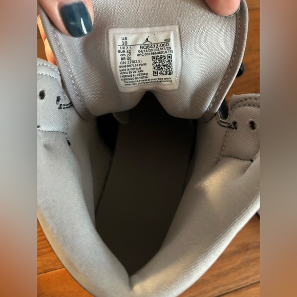 Nike Air Jordan 1 Mid - Picture 6 of 7